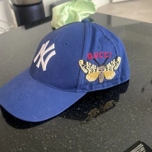 Gucci cap blue yankee - Worn twice. 9/10 condition. Bought 3 years ago. 