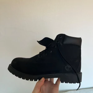 Timberlake, prislapp kvar, strl 38 - Timberlake strl 38, aldrig använda, prislapp kvar. Stor utrensning, se profil för fler kläder från stories/Adoore/levis/Djerf/stickade tröjor osv. Samfrakt och mängdrabatt ges