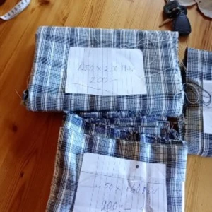 Stuvbitar i olika storlekar, - Fina buntar stuvbitar i olika storlekar i färgen svart och grå vit. Bra till kjol,kavaj , klänning.