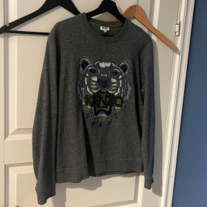 Kenzo tröja - Säljer min kenzo tröja som är i nyskick Pris kan diskuteras vid snabb affär