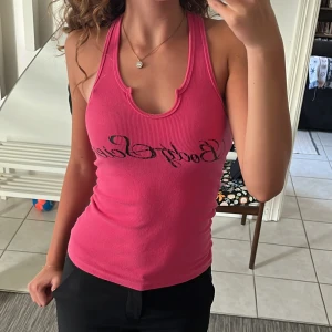 Vintage linne - Skönt linne man kan ha när man tränar eller kanske ha till att sova i, sitter tight på mig i strl S men är stretchig 💕