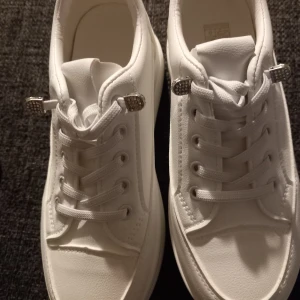 Sneakers  - Helt nya skor