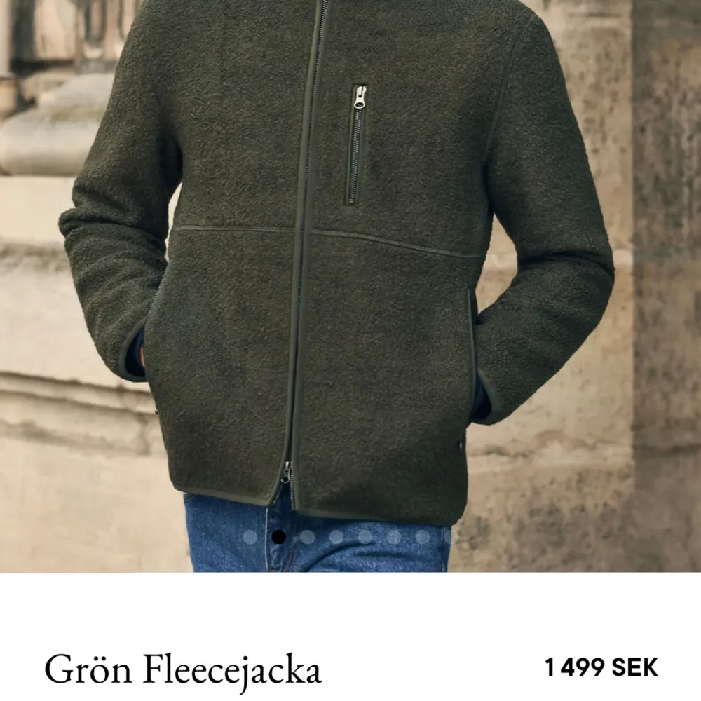 Säljer min mörkgröna fleecejacka från John Henric, skick 9,5/10, nypris 1499, storlek m, jag på bilden är 182 väger typ 75. Jackor.