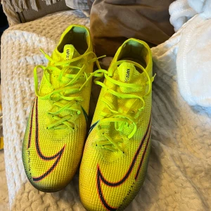 Nike fotbollsskor  - Nike mercurial Vapor 13 elite strl 45 och Nike Phantom Luna II Elite strl 45,5