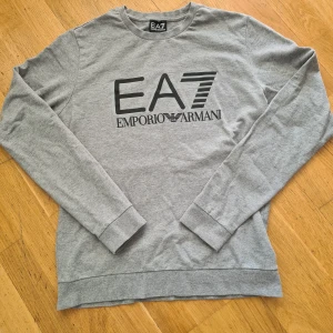 EA7 Tröja - EA7 tröja i fint skick Pris kan diskuteras