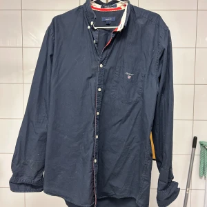 Gant Skjorta - Gant skjorta som är för stor för mig Storlek L Nypris 1100:-