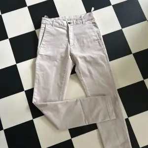 Chinos/byxa från Hopröe strl 36  Nya! Ljusbeige 