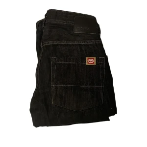 Baggy Ecko unltd jeans - 🚨Feta baggy ecko unltd jeans med fet vit wash🚨 9/10 condition bara använd några gånger🚨 dma för mer info🚨  #jessepinkman#y2k#affliction#eckounltd#rawblue#skate#baggyjeans