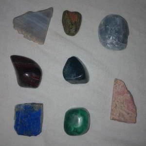 Olika kristaller - Skriv privat för att få veta individuellt pris (190kr för alla) SKRIV PRIVAT INNAN DU KÖPER!