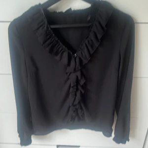 Blus från gina💕 - Super fin blus från Gina! Använd fåtal gånger! Bra skick🥰