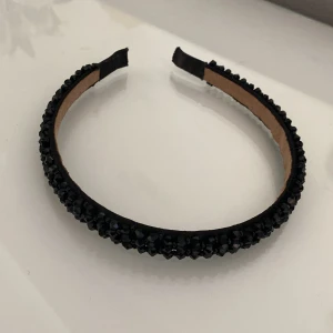 diadem - nyskick! använd ett fåtal gånger men inga defekter  