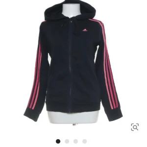 Adidas hoodie - Snygg adidas hoodie med rosa ränder