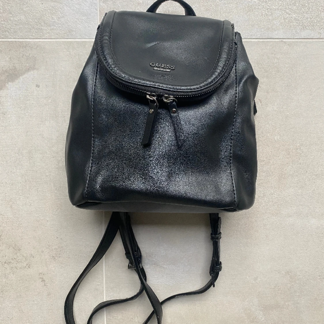 Ryggsäck från Guess