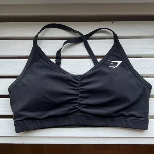 Gymshark scrunch bra - Säljer denna supersnygga sport bh då jag tyvärr inte använder den längre 🩷