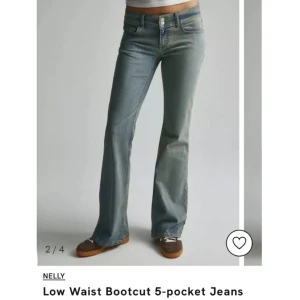 Lågmidjade Nelly jeans - Helt oanvända jeans från Nelly. Orginalpris: 699kr Storlek M, men passar mig som bär storlek S.💗