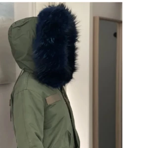 Cargo jacka blå rävpäls  - Använd en vinter I stil med Ducie