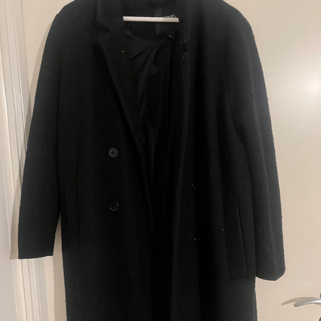 Monki svart rak kappa