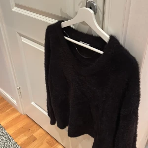 Stickad tröja  - Jättemysig och fin tröja.