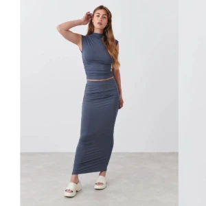 Maxi kjol Gina tricot  - Säljer min Gina kjol som är helt slutsåld. Har endast använt den en gång så den är i nyskick, är i stl S och säljer för 150❤️❤️