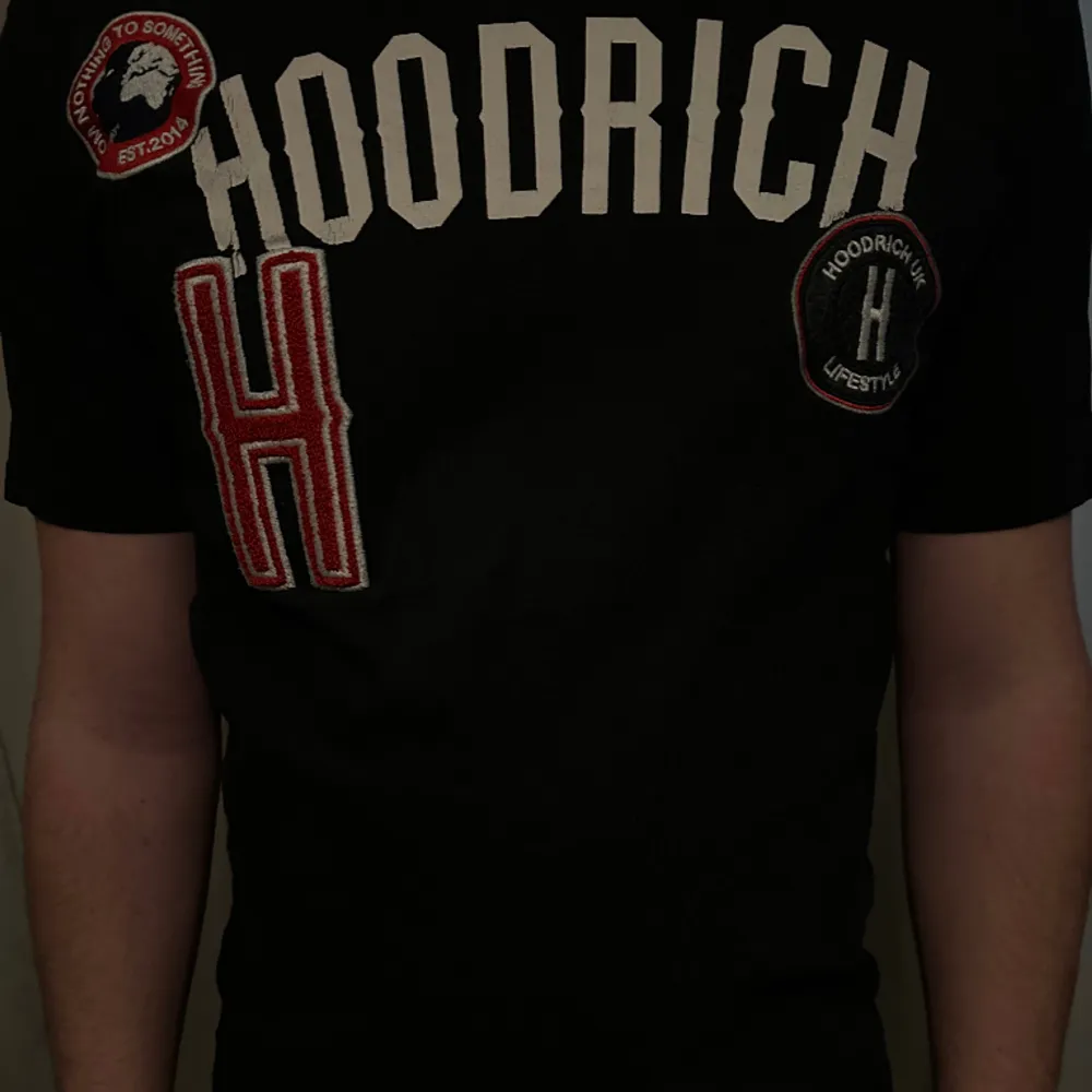 Hoodrich T-shirt . T-shirts.