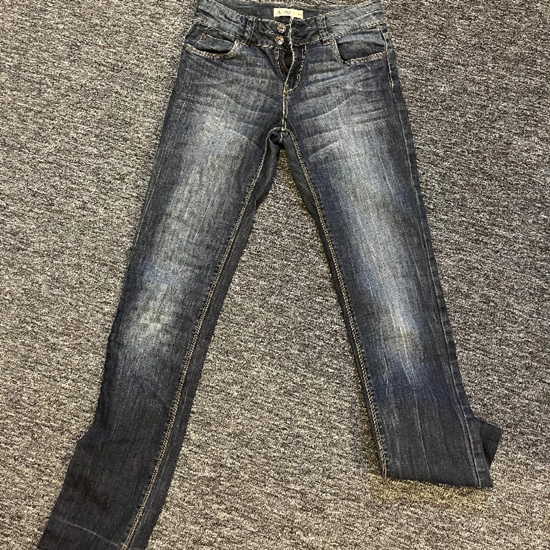 Mörkblå jeans - 91