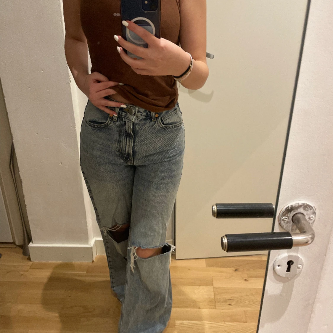 Jeans med hål  - 91