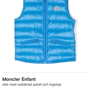 Söker en turkos väst - Pris kan diskuteras storlek s/m 