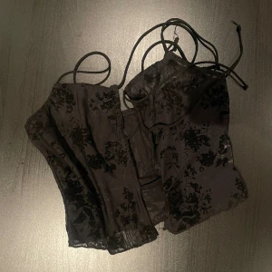 Festtopp - shein - ✨jättefin festtopp från Shein ✨använd 1 gång ✨storlek XS