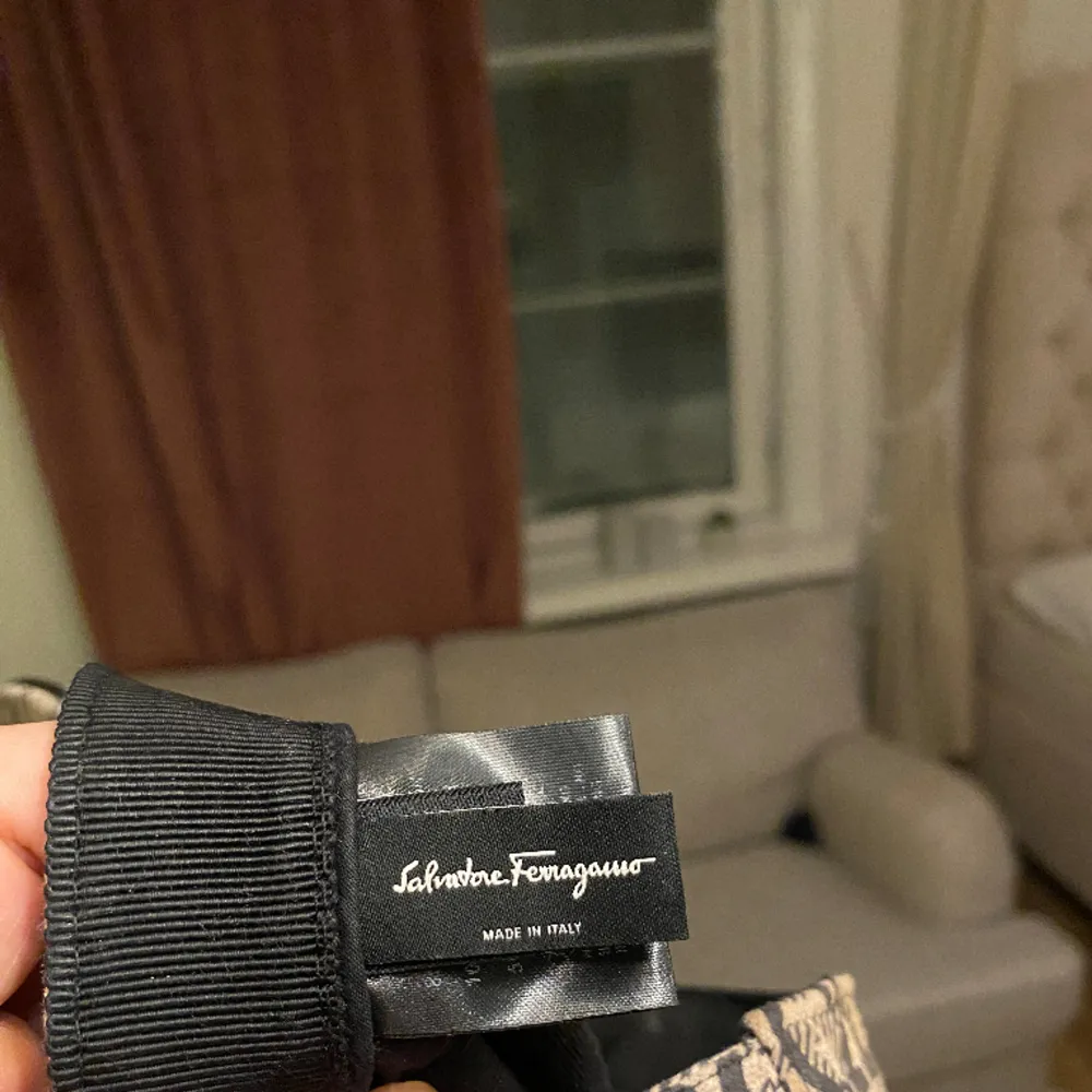 ferragamo keps värd 3,500  kvitto finns.. Accessoarer.