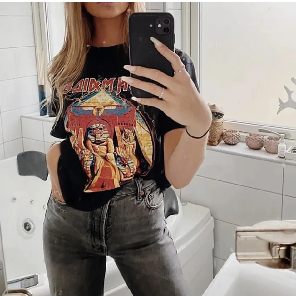 Iron maiden t shirt storlek M. . T-shirts.