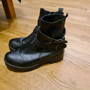 Skor - Skor som är i bra skick som inte är min stil längre