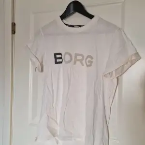 Vit björn borg topp. Inga fläckar, nyskick.