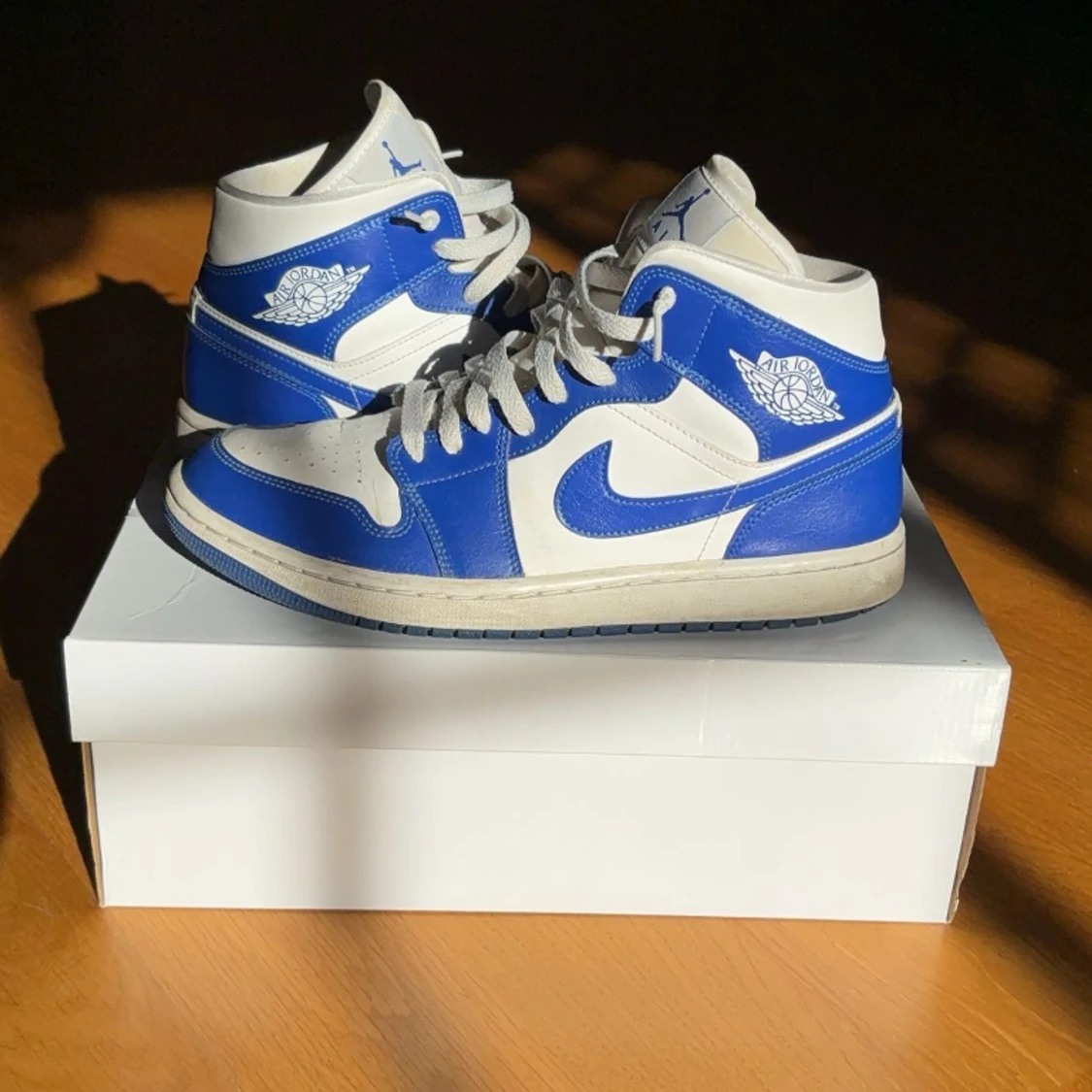 Jordan 1 mid Kentucky Blue - 90