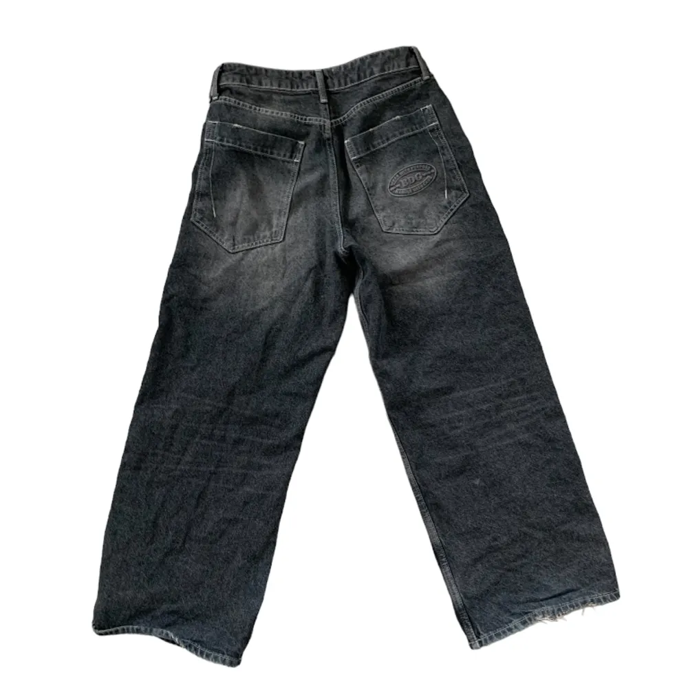 Baggy jeans från Urban, skriv ifall fler bilder önskas🙏🏻. Jeans & Byxor.