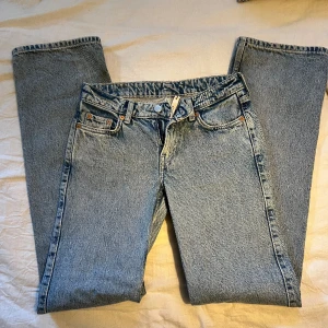 Lågmidjade jeans  - Köpta från weekday