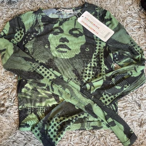 Y2K tröja  - Genomskinlig cool tröja. Helt ny med prislapp