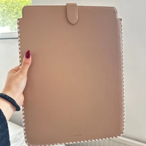 Bounir- Datafodral - Aldrig använt, nyskick!!  Nypris 1000 kr.