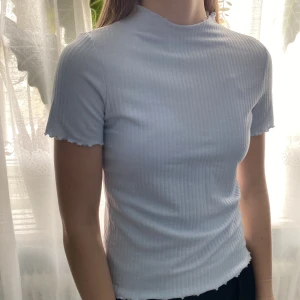 Kortärmad topp  - Ny skick