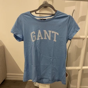 T-shirt från Gant - Storlek M. Använd fåtal gånger. 