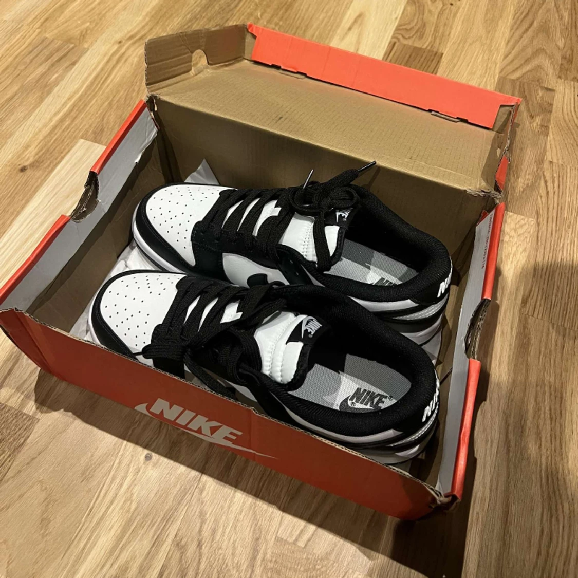 Nike panda dunks - 90