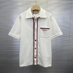 Gucci Tracksuit - - Skick 9/10 - Båda plaggen följer med. - Perfekt nu till sommaren - Nypris runt 15.000 kr för båda plaggen - Mitt pris 4499 kr för hela settet OBS säljer inte dom enskilt, båda eller inget! 😋