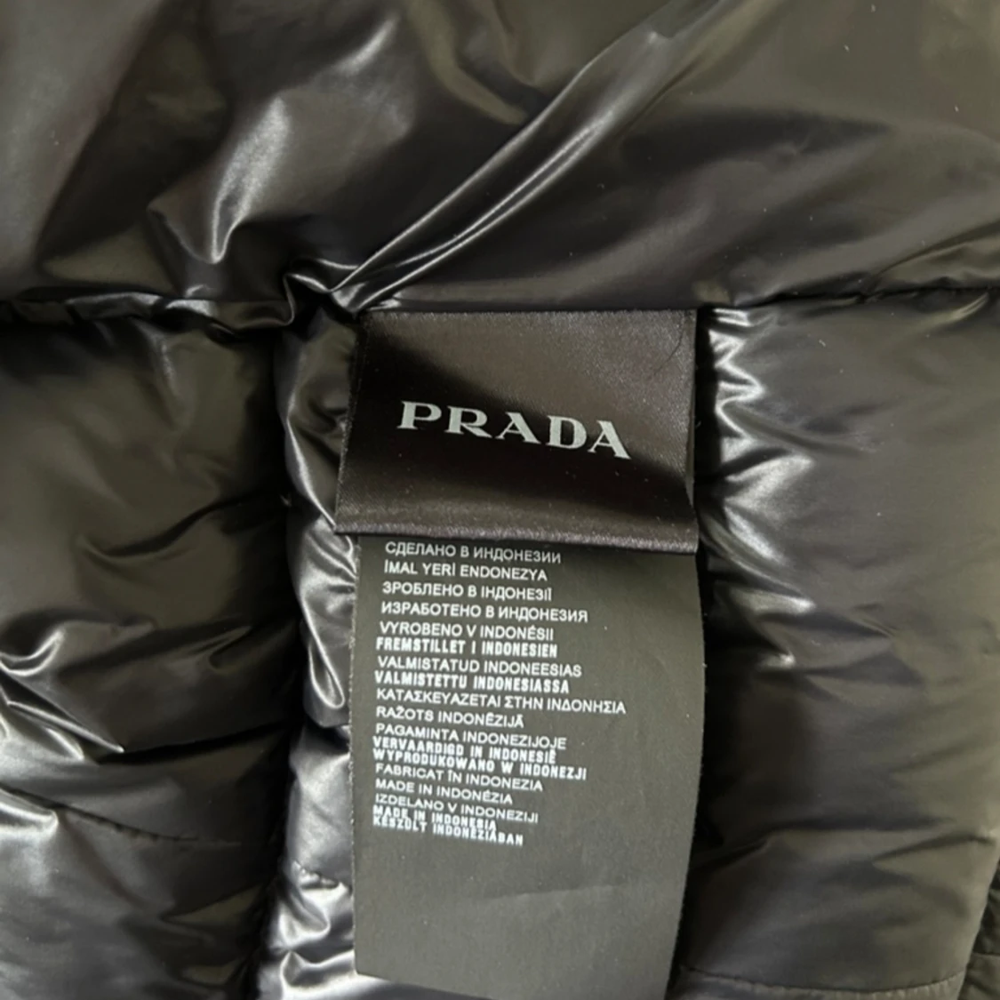 Prada puffer vest - 90