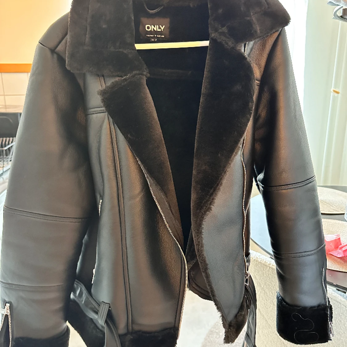 Skinnjacka med päls - 90