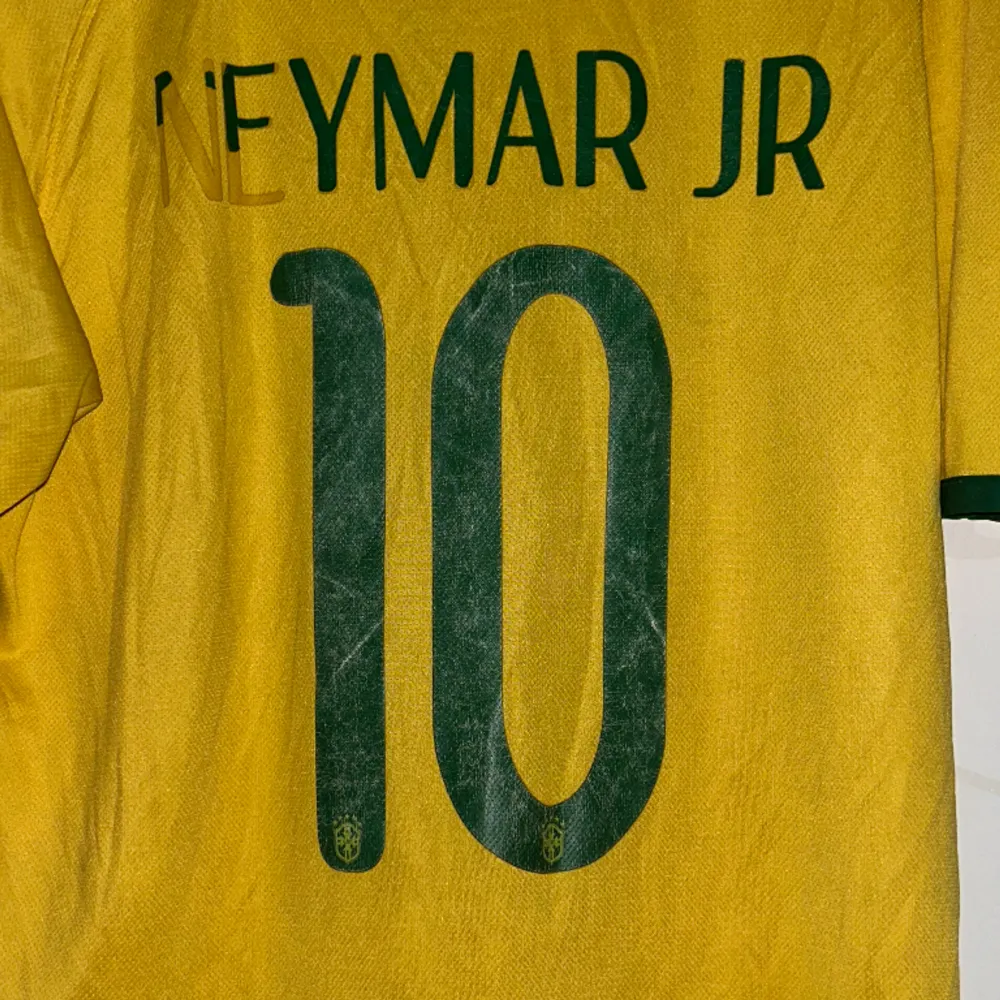 Brasiliens hemmatröja 2014 Neymar jr. Väldigt OG. Skriv vid fundering.. T-shirts.