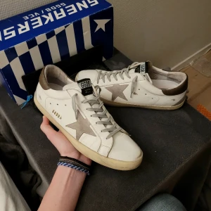 Golden Goose - Extremt feta Golden Goose skor! Cond 9/10, Box och dustbag ingår! Hojta till vid minsta fundering🙂