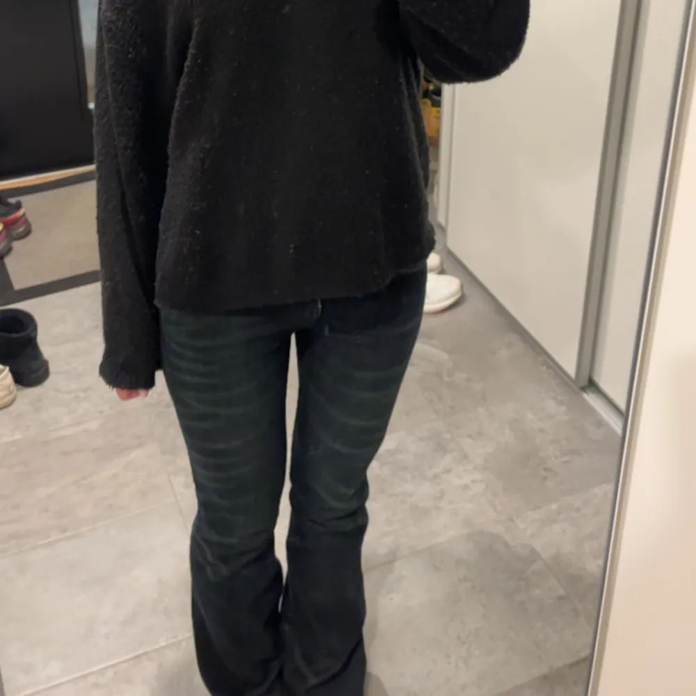 Snyggaste Lågmidjade jeansen, långa på mig som är 167🥰. Jeans & Byxor.