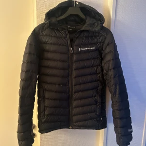 Peak performance vårjacka - Storlek S Ingen skada eller hål nånstans  Nyskick