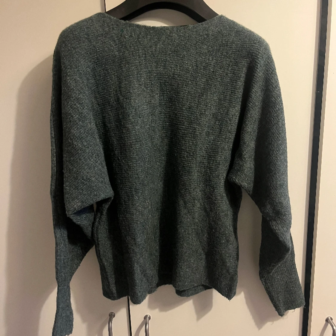 Grön stickad tröja - 90