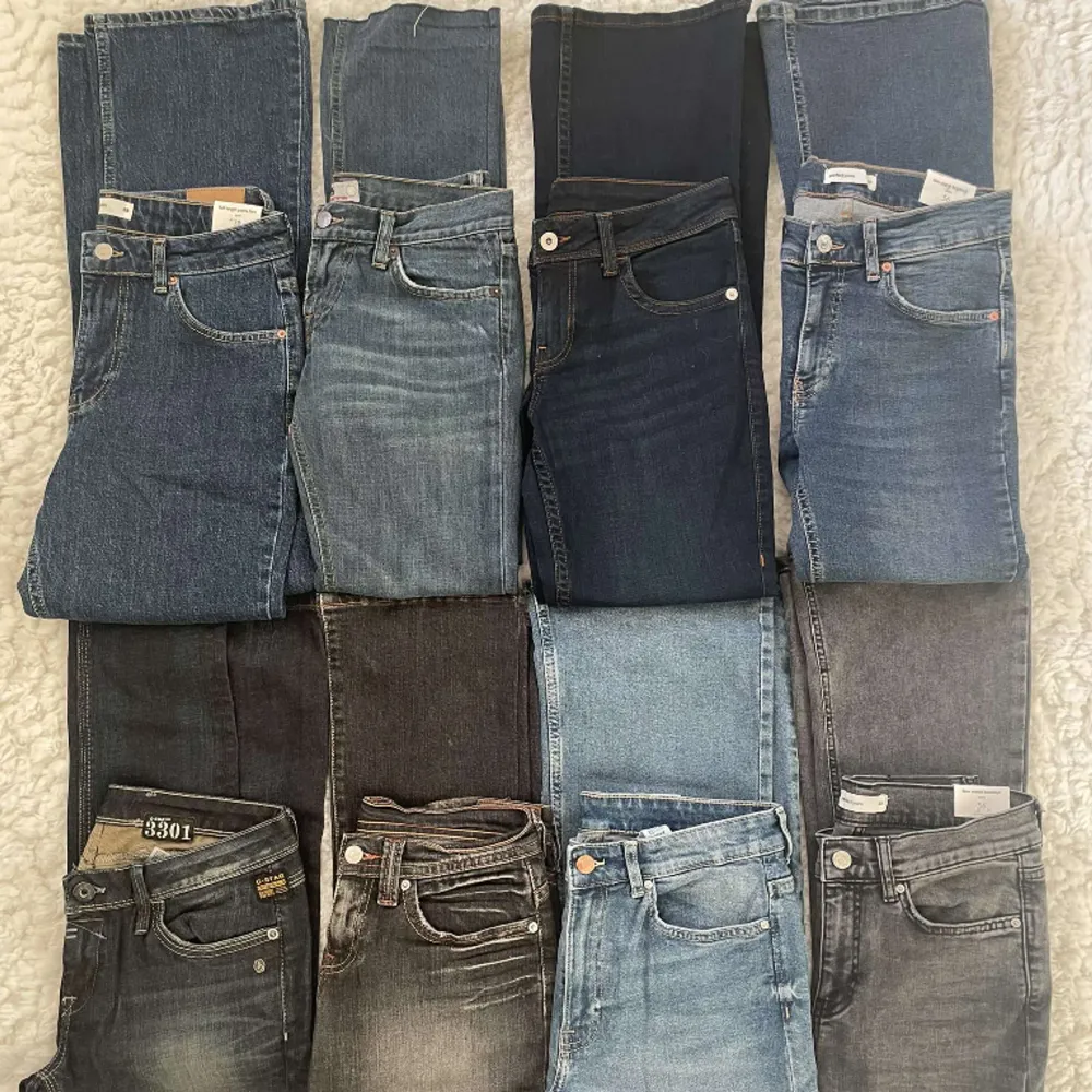 Boot cut lågmidjade jeans !!! Alla finns inne profilen 💗 in och kolla !💕. Jeans & Byxor.