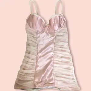 Super fin rosa corsett tröja, storlek S! *bilderna är från förra säljaren*
